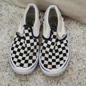Checkered Vans🖤🤍